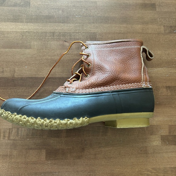 L.L Bean Men’s Leather Bean Boots. Flannel-lined insulated. - Picture 10 of 10